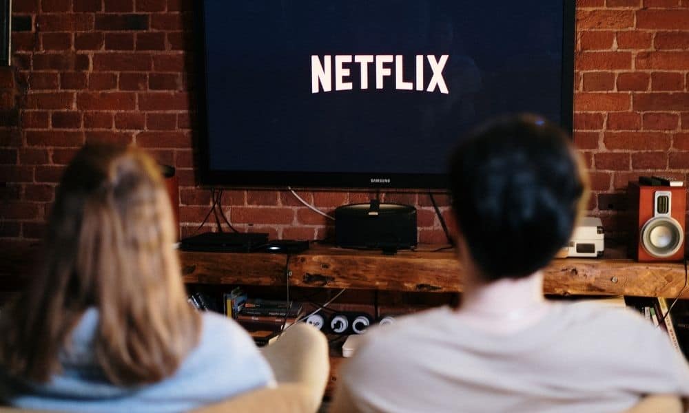 get paid to watch movies on Netflix