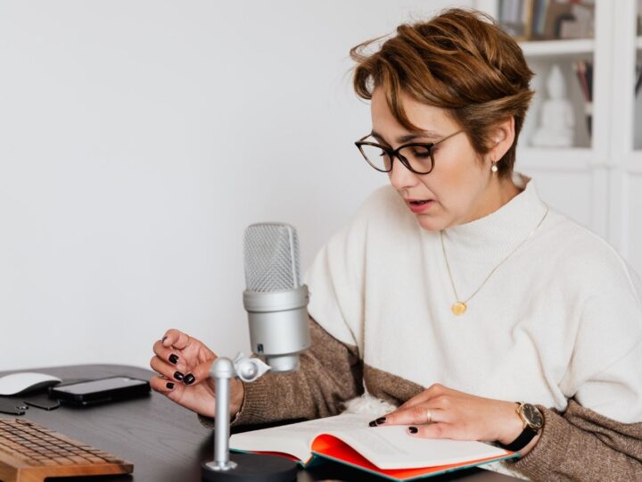 50 Best Jobs For 14 Year Olds In 2024 [Places That Hire at 14]