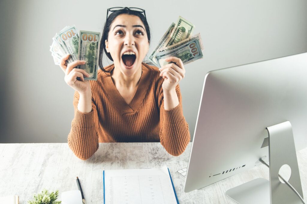 How to Make Money Fast as a Woman Online